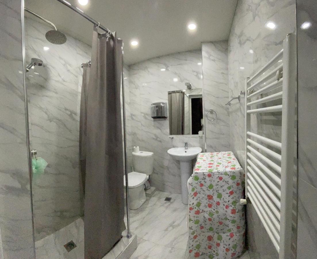 Midcity Hostel Jerevan Eksteriør bilde